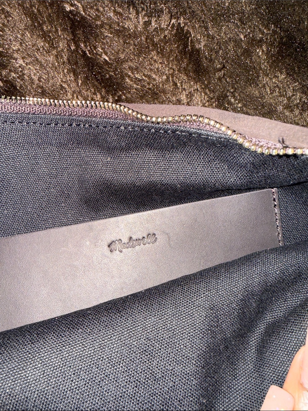 Madewell Essential Curve Shoulder Bag - Picture 2 of 5